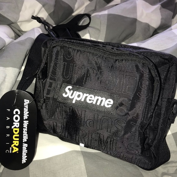 supreme shoulder bag 19
